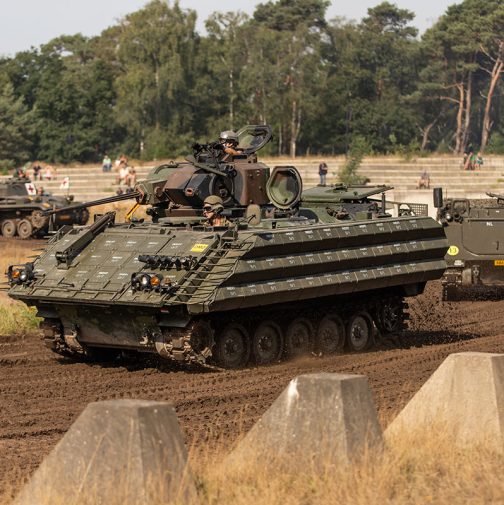 tankshow in de Arena