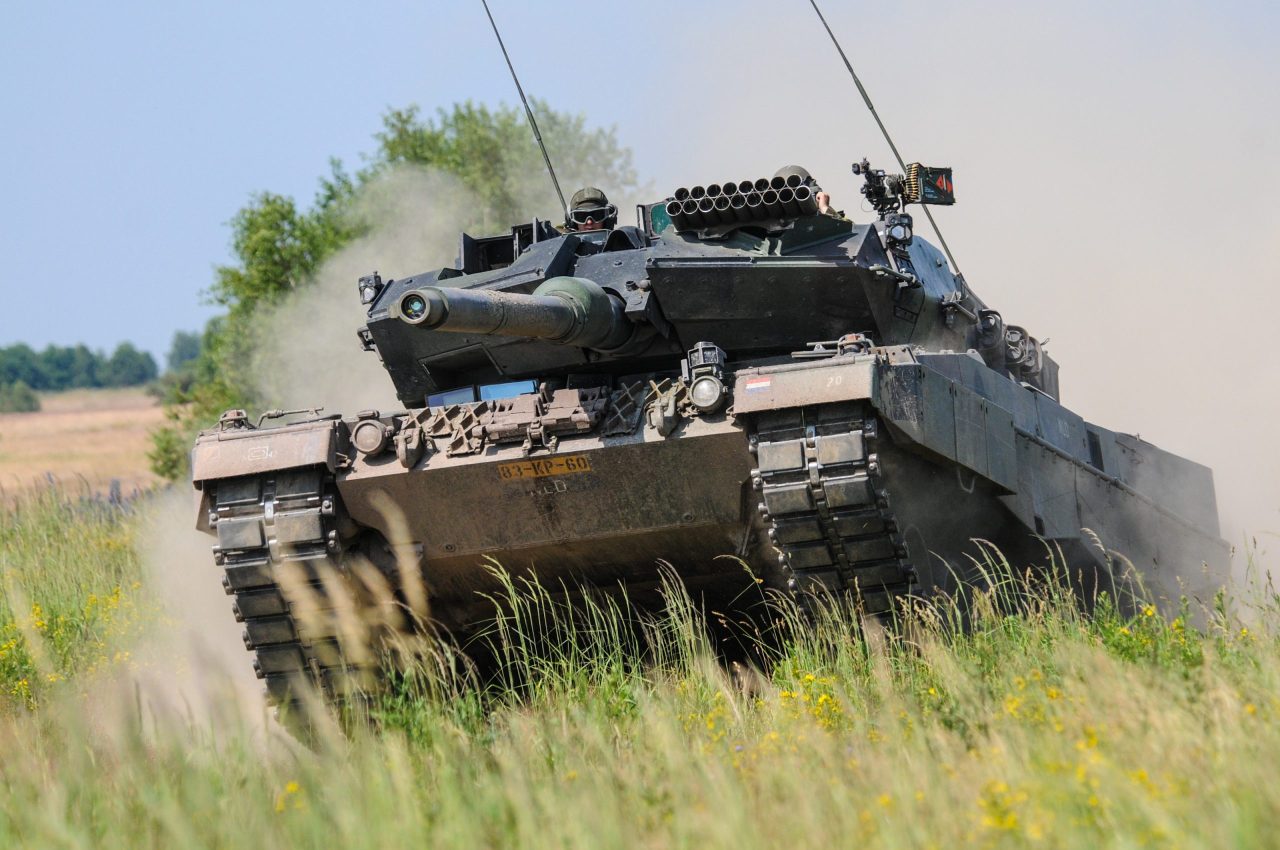 De Leopard 2A6 die later naar ons museum zou komen in actie tijdens een oefening