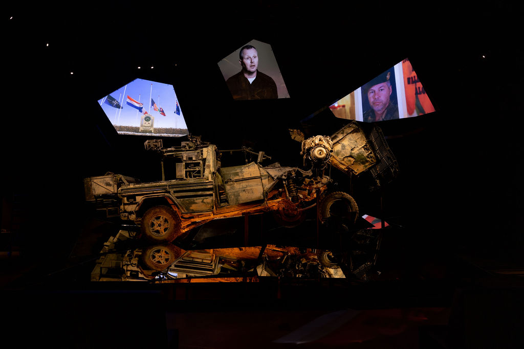 Tentoonstelling Keerzijde met de Mercedes-Benz