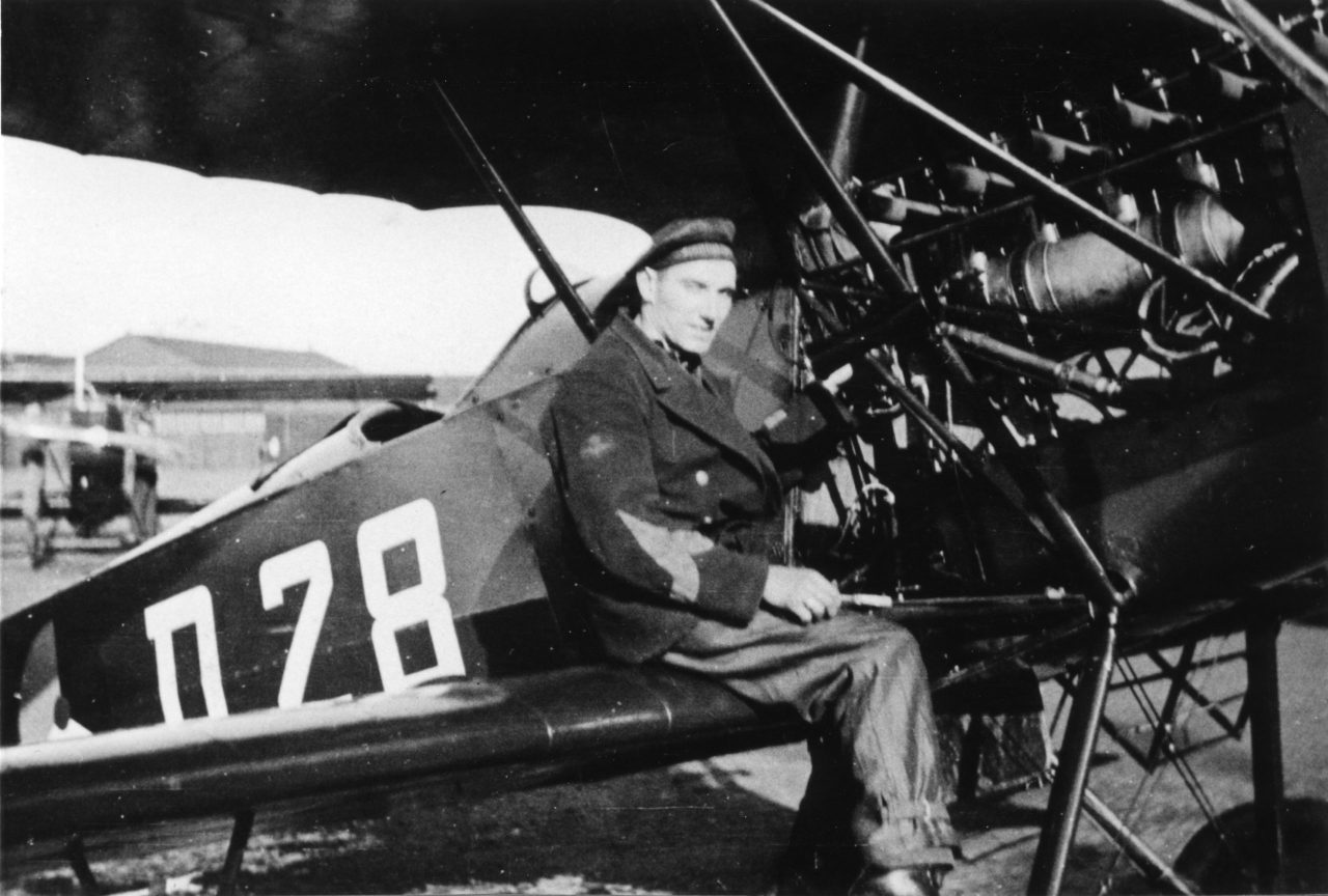 Fokker D.VII met registratienummer D-28 bij de Marineluchtvaartdienst (MLD).