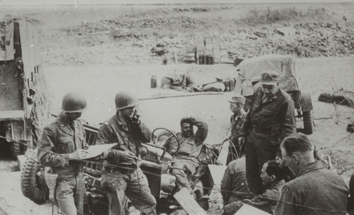 Korea-oorlog: bataljonsstaf aan het werk, voorjaar 1951.