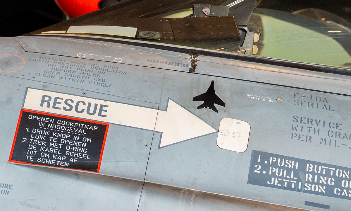 MiG-29 silhouet op de F-16 J-063