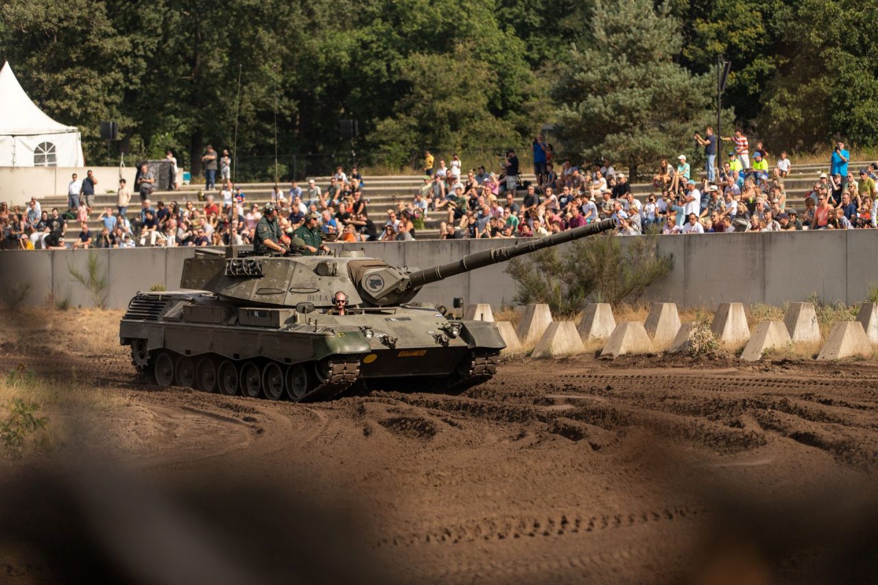 Leopard 1 tank in de arena op het Soesterberg Zomeroffensief