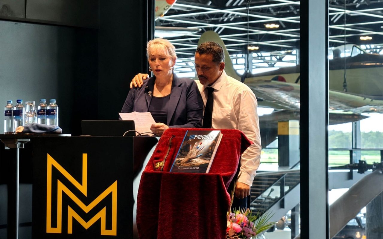 Kevin met zijn vrouw Johanna tijdens de boekpresentatie in het NMM