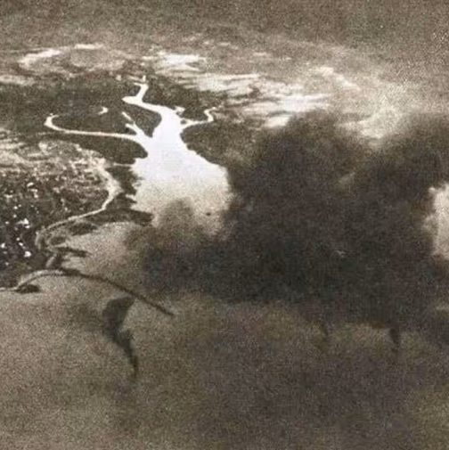 Roebuck Bay bij Broome kort na de Japanse aanval op 3 maart 1942. Foto: Bas Kreuger.