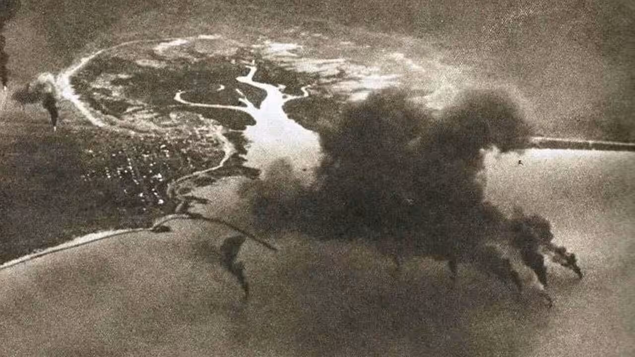 Roebuck Bay bij Broome kort na de Japanse aanval op 3 maart 1942. Foto: Bas Kreuger.